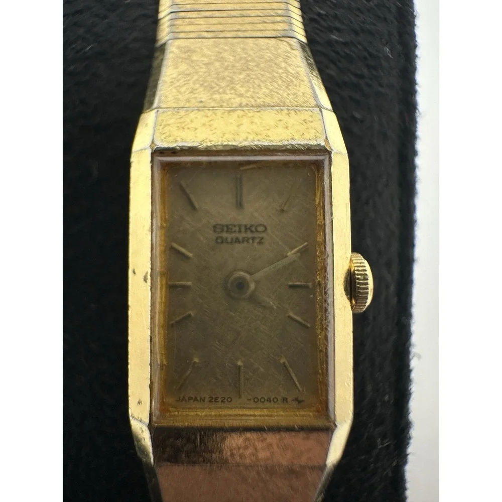 Vintage Seiko Quartz Gold Tone Womens Watch 2E20-5029 New Battery Runs